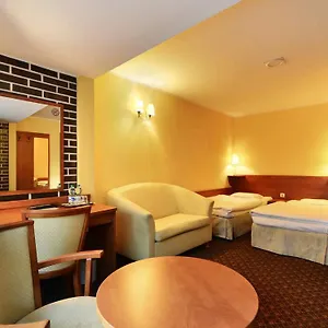 https://hotel-astra.poznan-hotels.com